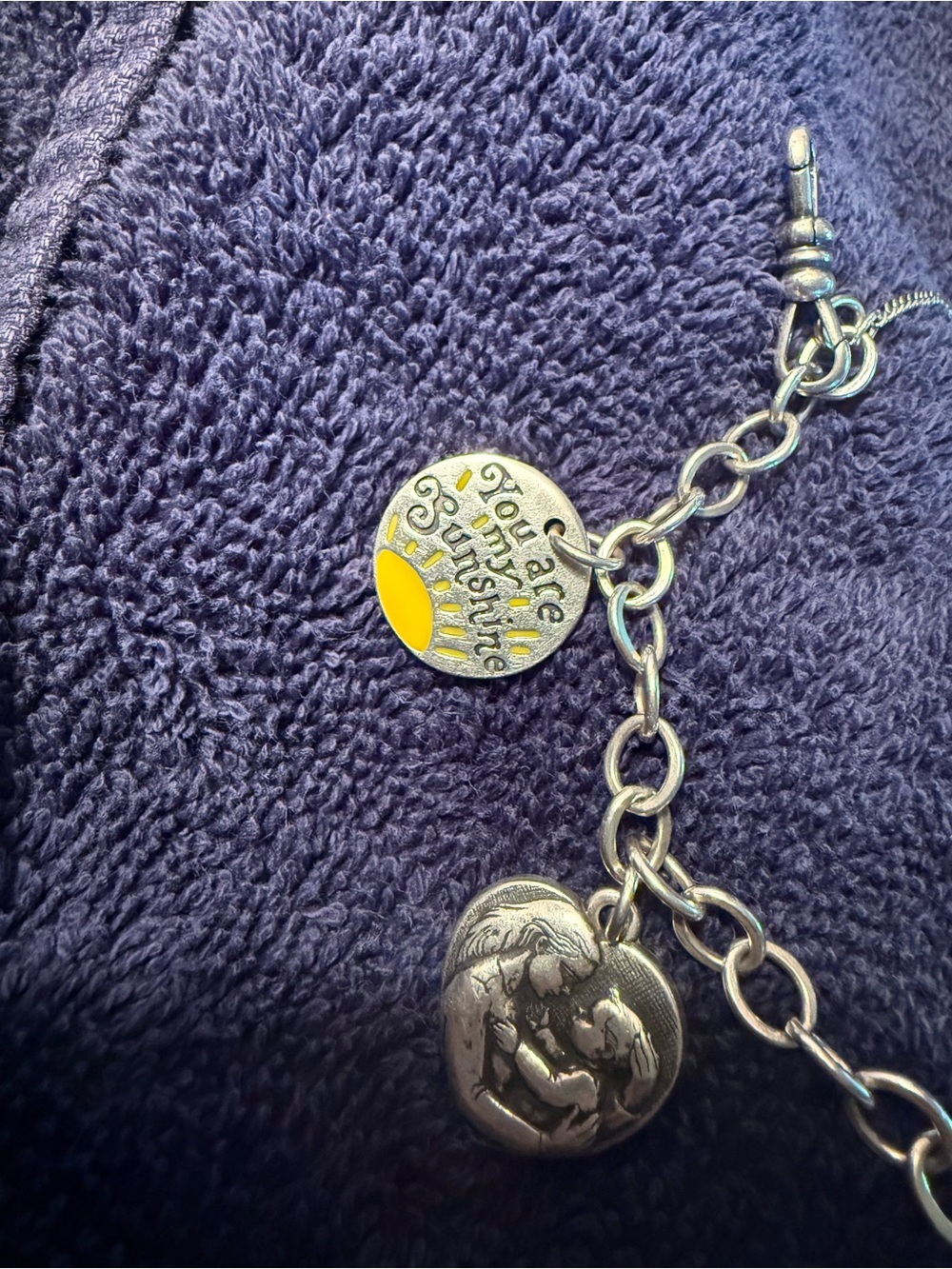 James Avery Charm Bracelet with Mama Charms .925 Sterling Silver Size Medium - Picture 5 of 7
